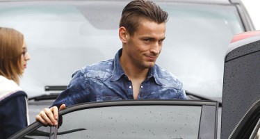 C'est désormais officiel, Mathieu Debuchy, le latéral droit international français d'Arsenal, a été prêté jusqu'à la fin de la saison à Bordeaux.