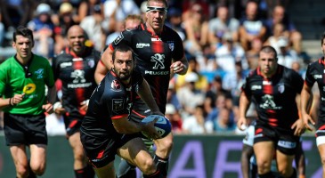Déjà éliminé, le Stade Toulousain finit sa campagne de Champions Cup 2015/2016 comme il l'avait commencé : par une défaite. Trop indiscipliné, Toulouse a connu une nouvelle déconvenue face aux Saracens (17-28). De son côté, Oyonnax s'est fait écraser sur la pelouse de l'Ulster (56-3).