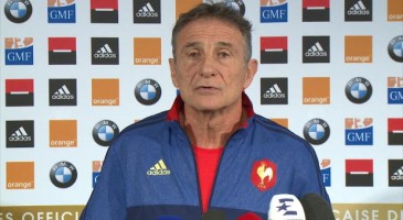 Pour affronter l’Angleterre samedi au Stade de France (21h), Guy Novès n’a procédé qu’à deux changements dans son XV de départ par rapport au match perdu en Ecosse dimanche dernier. Loann Goujon et Bernard Le Roux remplacent Wenceslas Lauret et Yacouba Camara.