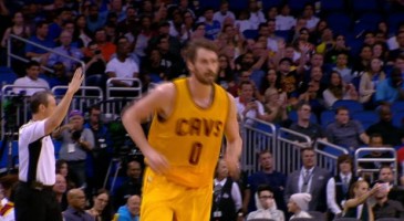 Les Cavs en Playoffs, Golden State régale et les Raptors sans pitié pour les Celtics : retrouvez le résumé de la nuit NBA dans le Daily Zap du 19 mars.