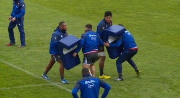Quelques mois après la déroute en Coupe du Monde et la fin de mandat de Philippe Saint-André, Guy Novès avec une équipe remodelée, n'a pas réussi son premier gros test. La France a terminé 5eme du tournoi des VI Nations avec trois défaites et deux victoires.