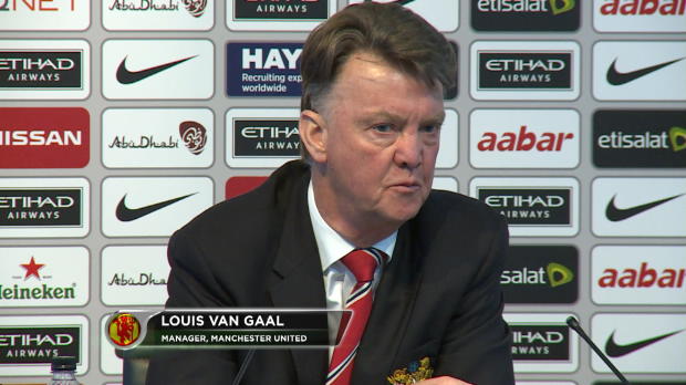 Victorieux dans le derby de Manchester contre City dimanche (1-0), le coach de United félicite ses joueurs et retrouve de l'ambition pour la fin de saison.