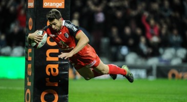 Le Stade Toulousain a remporté facilement le « Classico » face au Stade Français (36-3). Toulouse empoche le bonus offensif tandis que les Parisiens, trop diminués, n'ont tenu qu'une petite demi-heure face aux vagues toulousaines.